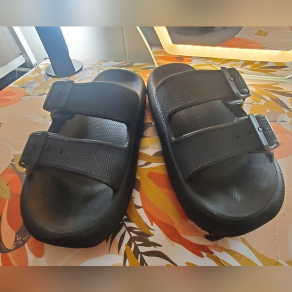 Cloud Shoes - W9. 5 - Picture 2 of 4